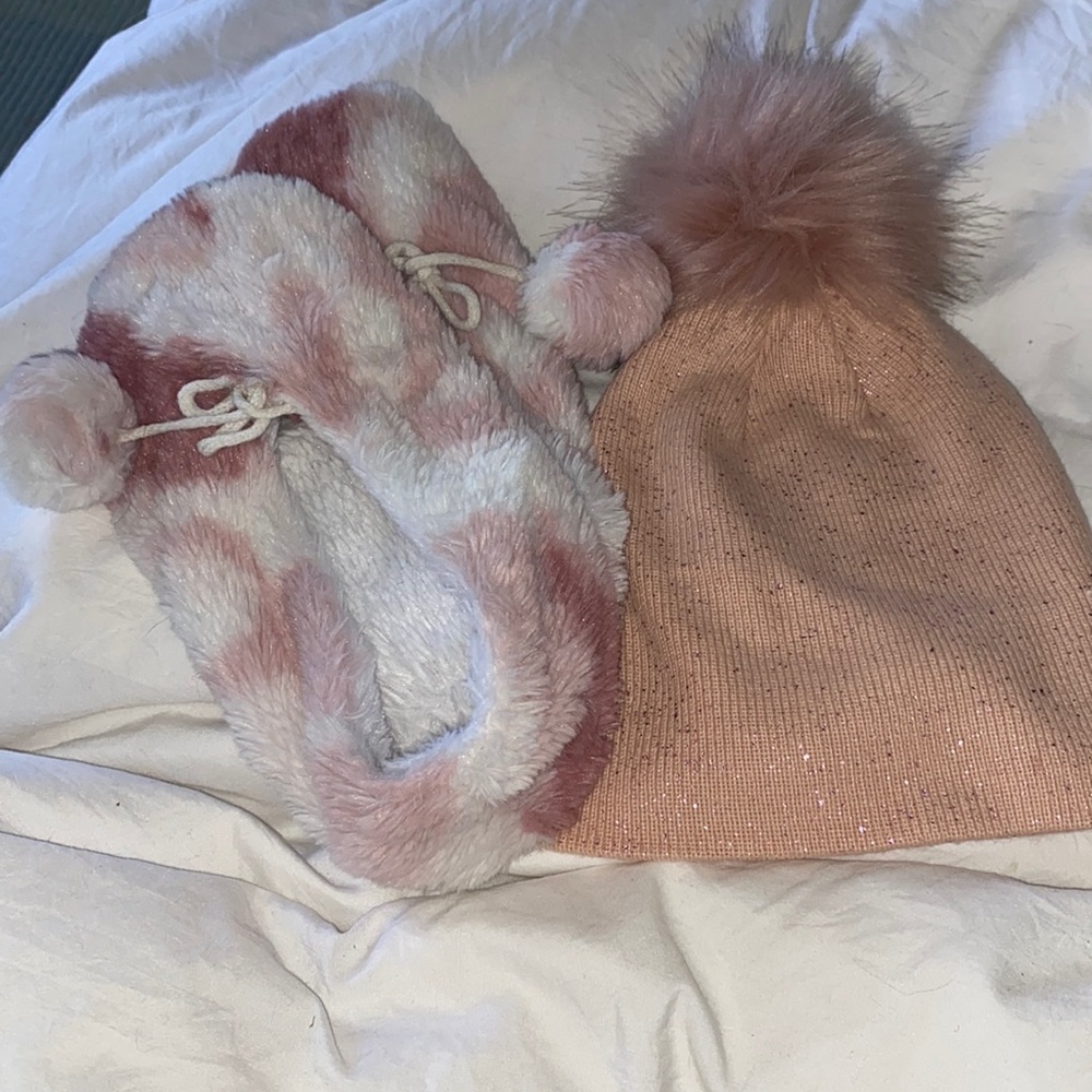 Bundle deal hat and slippers